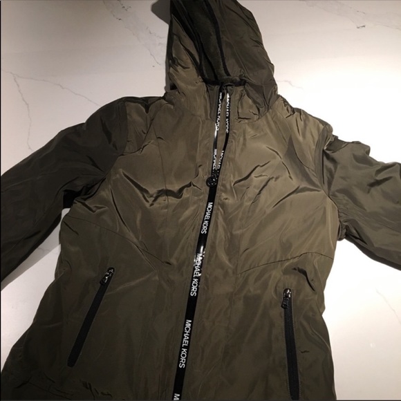Michael Kors plush windbreaker olive color NEW - Picture 6 of 8